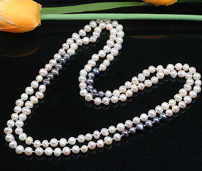 1 x Halskette mit Zuchtperlen in Grau und Wei&szlig;