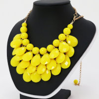 4 x 3 teilige moderne Halskette und Ohrring Schmuckset - Gelb